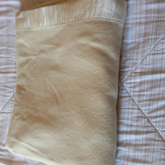 Vintage beige wool blanket - Picture 5 of 5